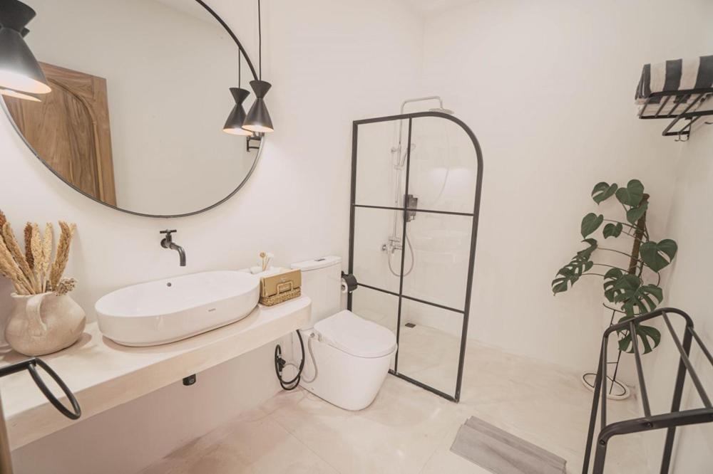 Bohemian Jogja Villas With Private Pool Kejayan Bagian luar foto